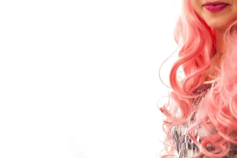 lady in pink wig
